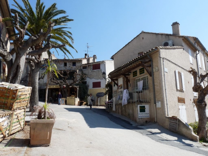 Dans le village - Le Castellet