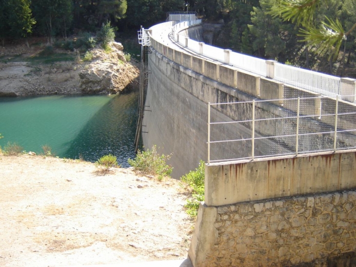 Le barrage - Le Revest-les-Eaux