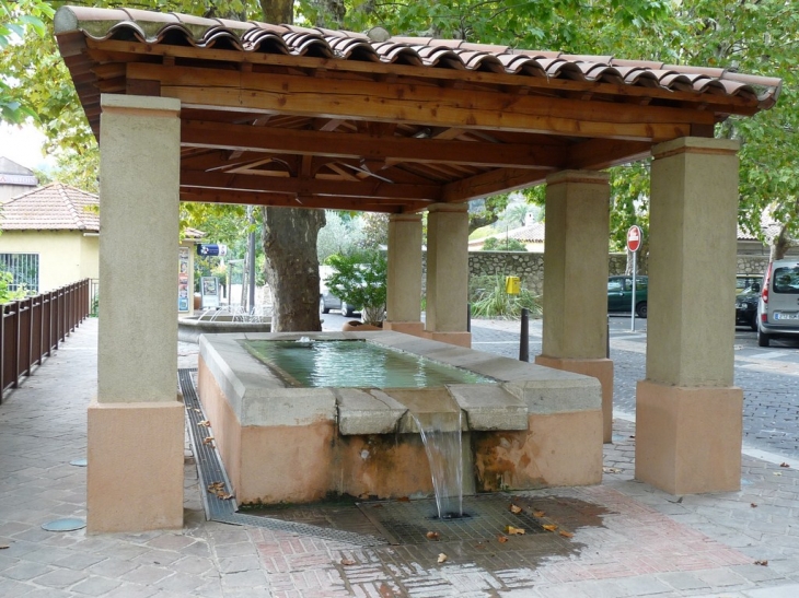 L'ancien lavoir - Le Revest-les-Eaux