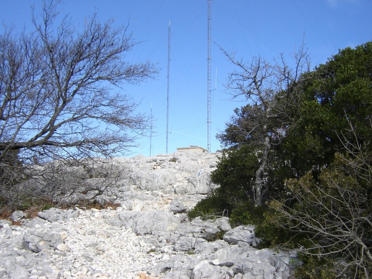 Arrivée au sommet du Grand Cap ,782 m - Le Revest-les-Eaux