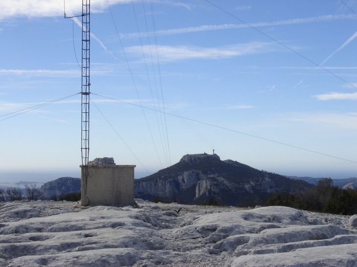 Au sommet du Grand Cap ,782m - Le Revest-les-Eaux