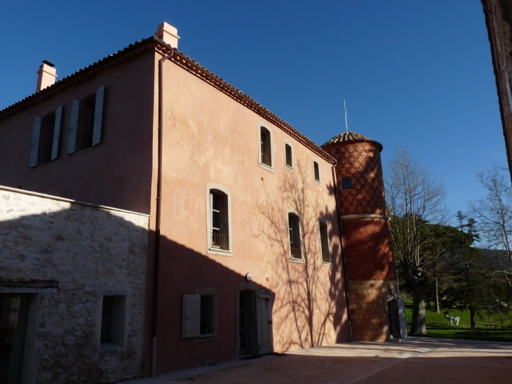 Le chateau de Tourris - Le Revest-les-Eaux