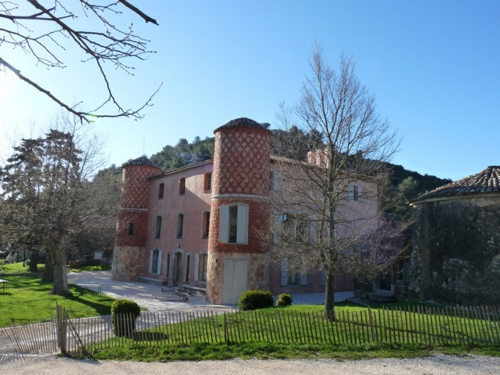 Le chateau de Tourris - Le Revest-les-Eaux