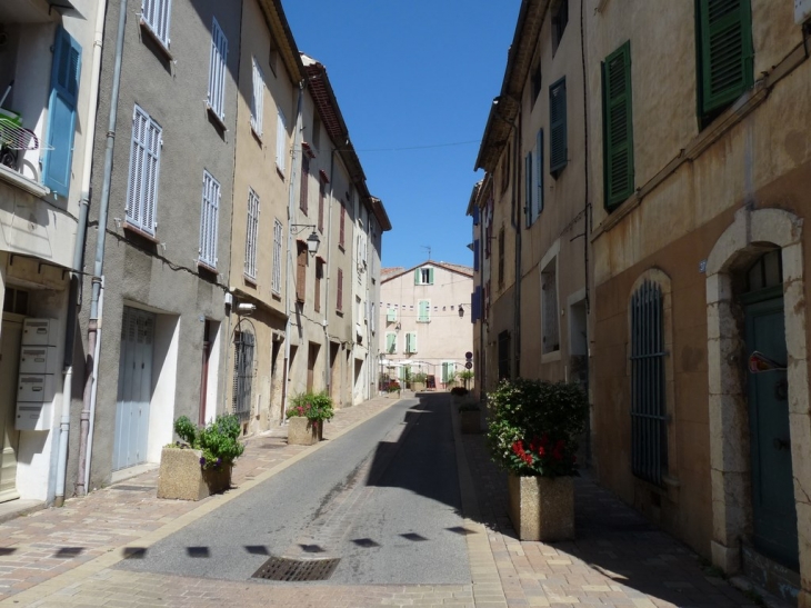 Dans le village - Le Val