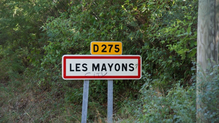  - Les Mayons