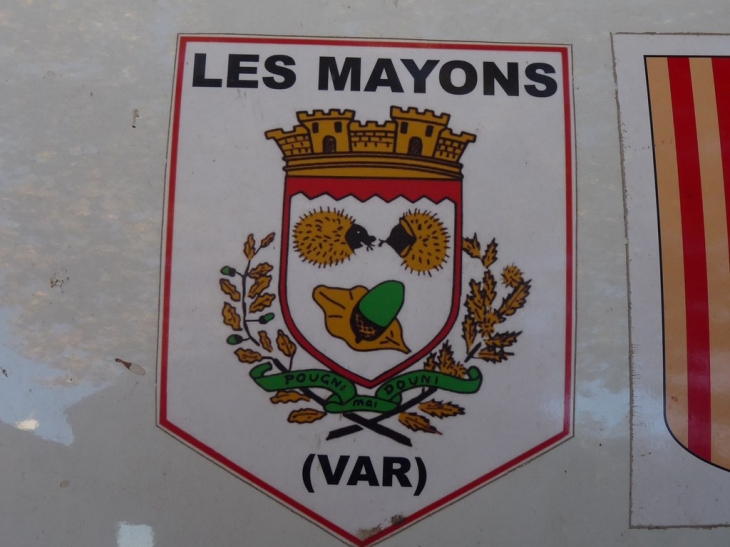 Le blason de la commune - Les Mayons