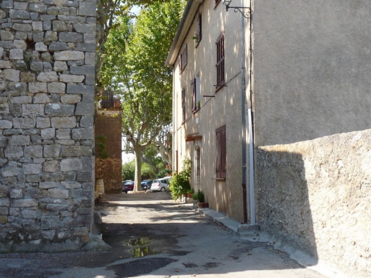 Dans le village - Lorgues