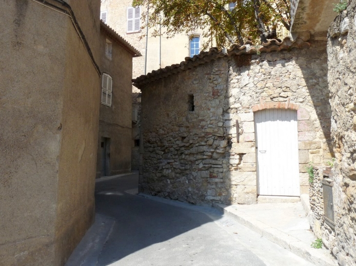 Ruelle de l'église - Lorgues