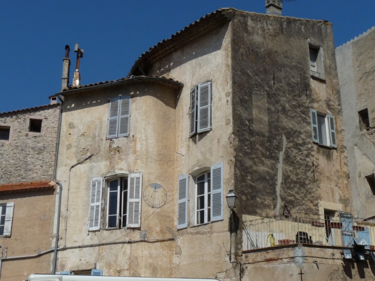 Place de l'église - Lorgues