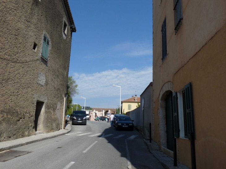 Rue Amiral  D'Entrecasteaux - Lorgues