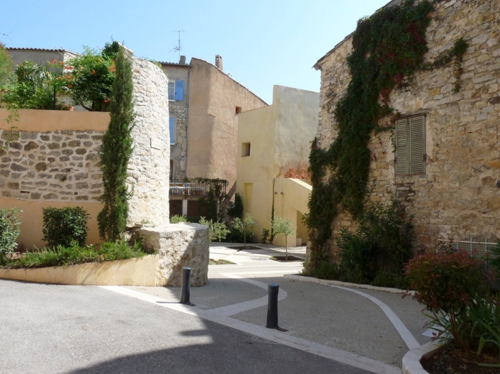 Place de L'Engelarié - Lorgues