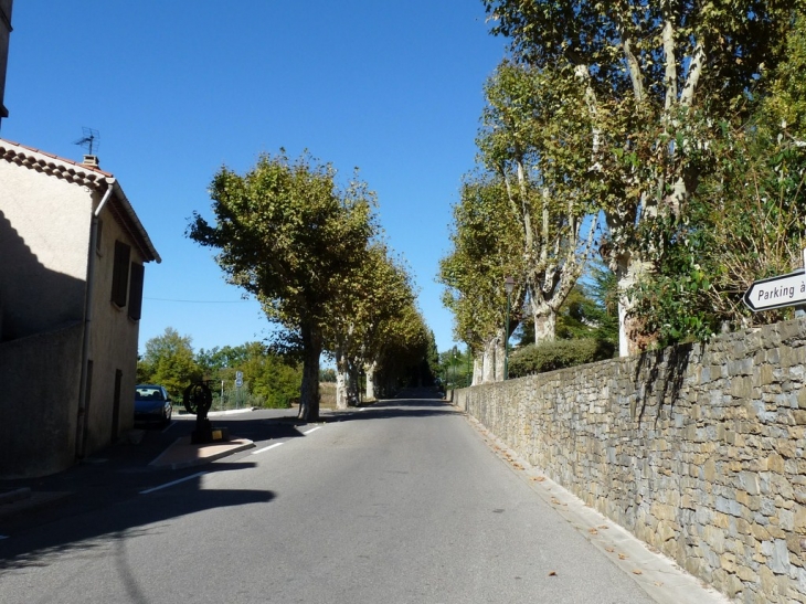 L'avenue de L'Europe - Mazaugues