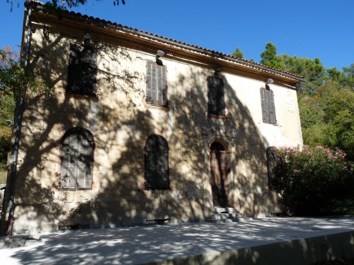 Le-manoir-des-de-castellane - Mazaugues