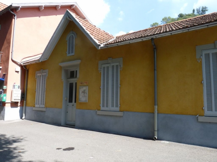 Dans le village - Méounes-lès-Montrieux