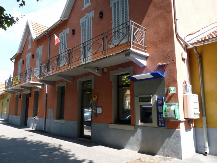 Dans le village - Méounes-lès-Montrieux