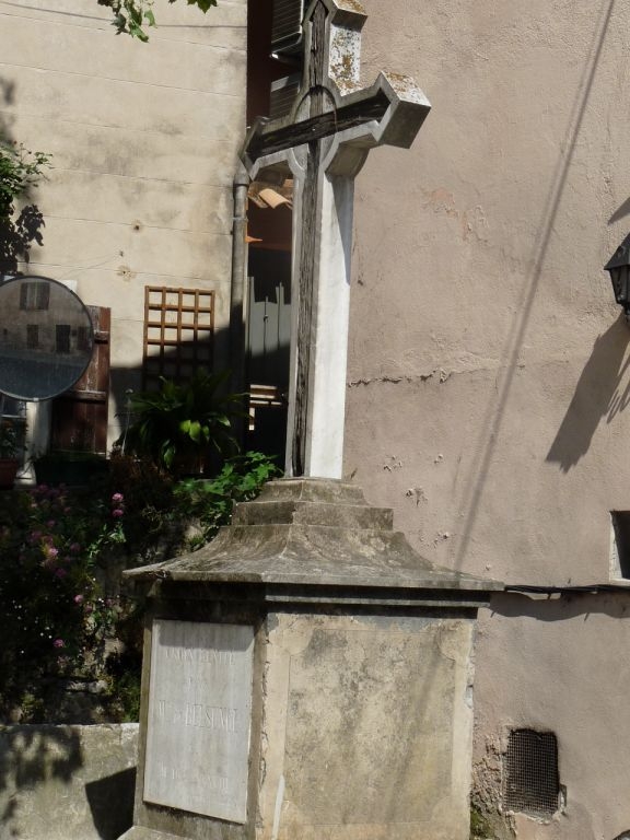 Dans le village - Méounes-lès-Montrieux