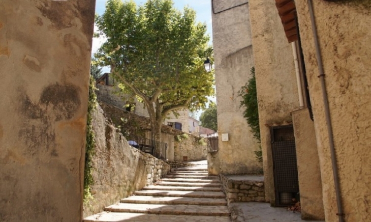 Le Village - Méounes-lès-Montrieux