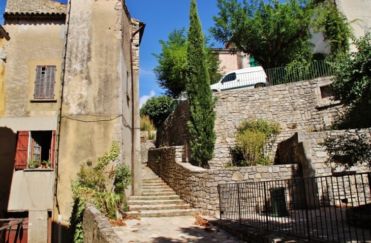 Le Village - Méounes-lès-Montrieux