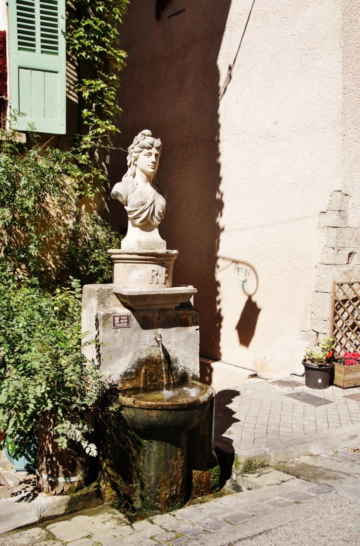 Fontaine - Méounes-lès-Montrieux