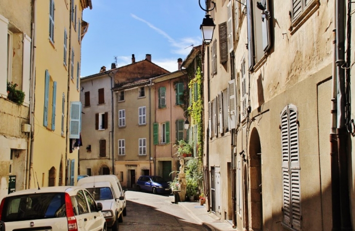 Le Village - Méounes-lès-Montrieux