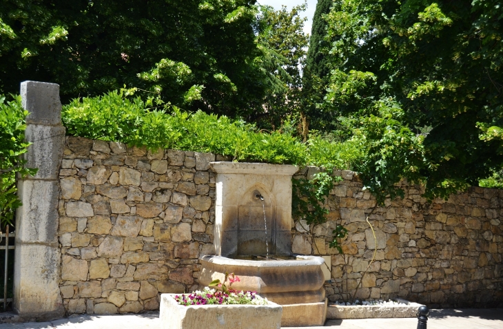 Fontaine - Montauroux