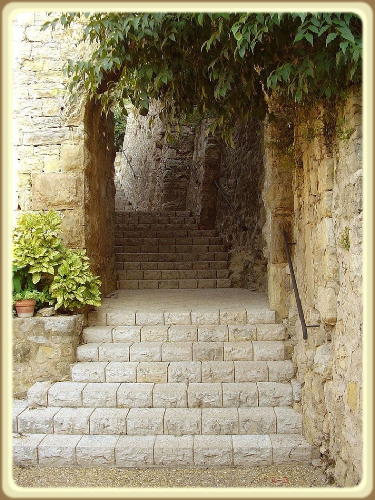 La porte des remparts - Montfort-sur-Argens