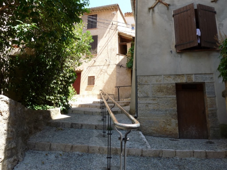 Rue du village - Montfort-sur-Argens