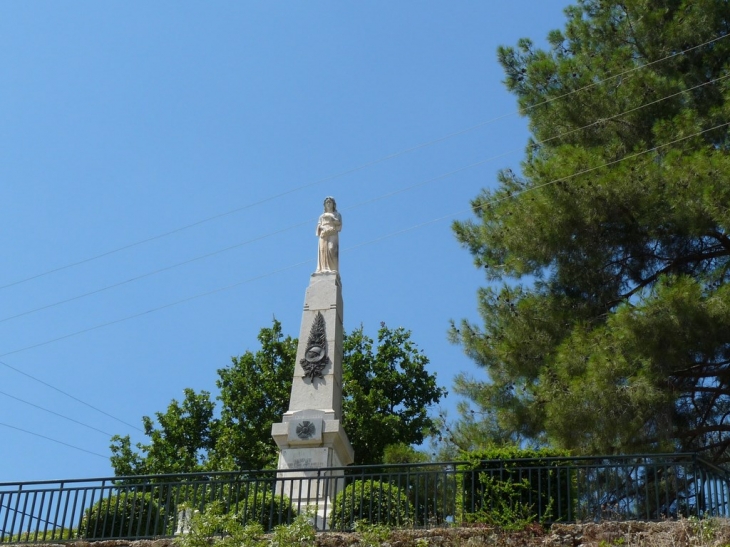 En hommage  dans le quartier du Clon - Montfort-sur-Argens