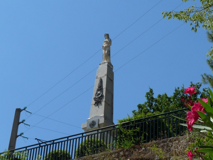 En hommage  dans le quartier du Clon - Montfort-sur-Argens