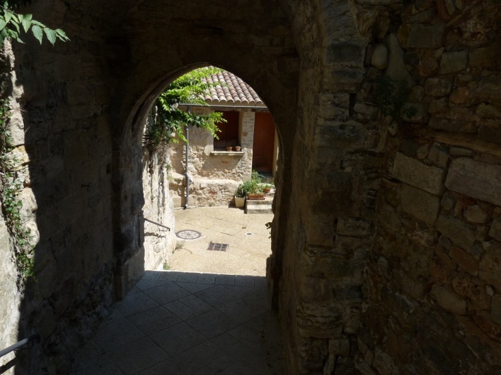 Dans le village - Montfort-sur-Argens