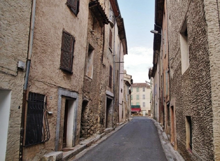 Le Village - Montfort-sur-Argens