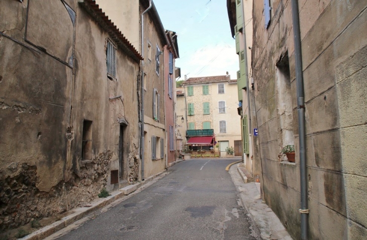 Le Village - Montfort-sur-Argens