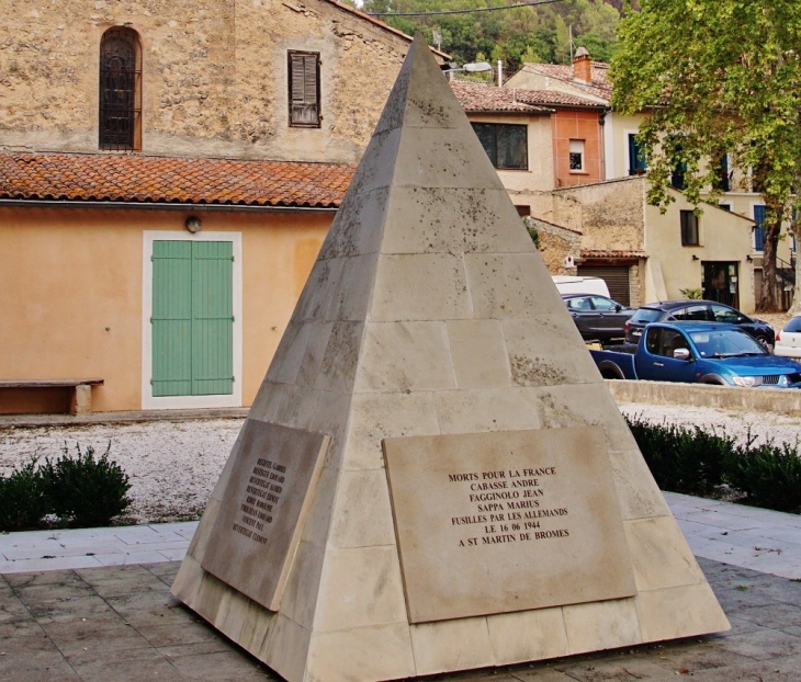 Monument-aux-Morts - Montfort-sur-Argens