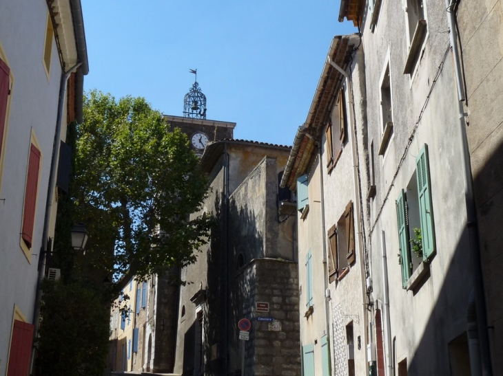 Rue de l'église - Nans-les-Pins