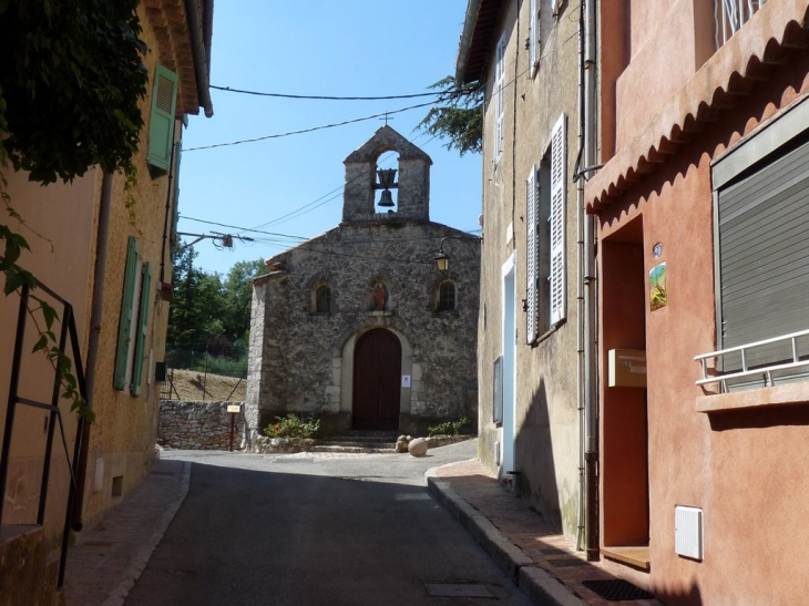 La chapelle de la Miséricorde ou des pénitents blancs , datée de 1623 - Nans-les-Pins