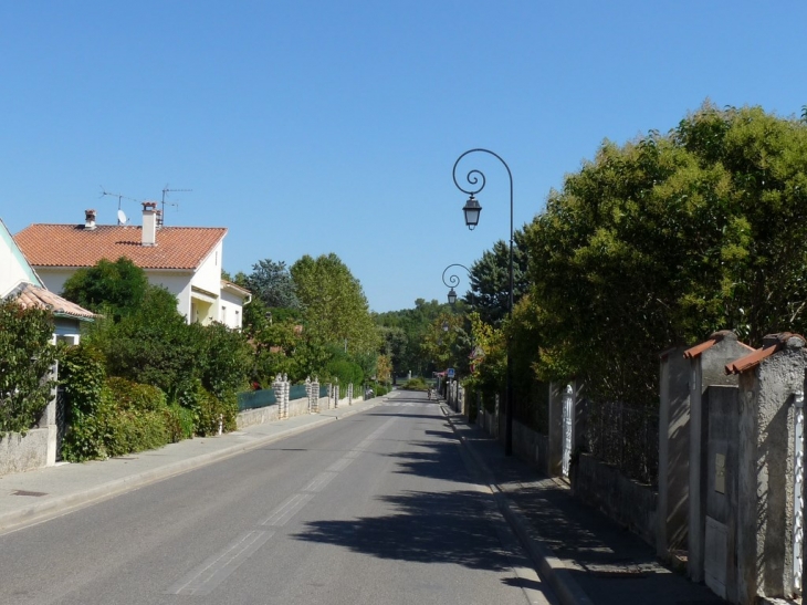 Avenue Julien Jourdan - Nans-les-Pins