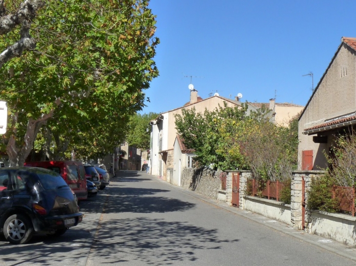 Avenue de la libération - Néoules