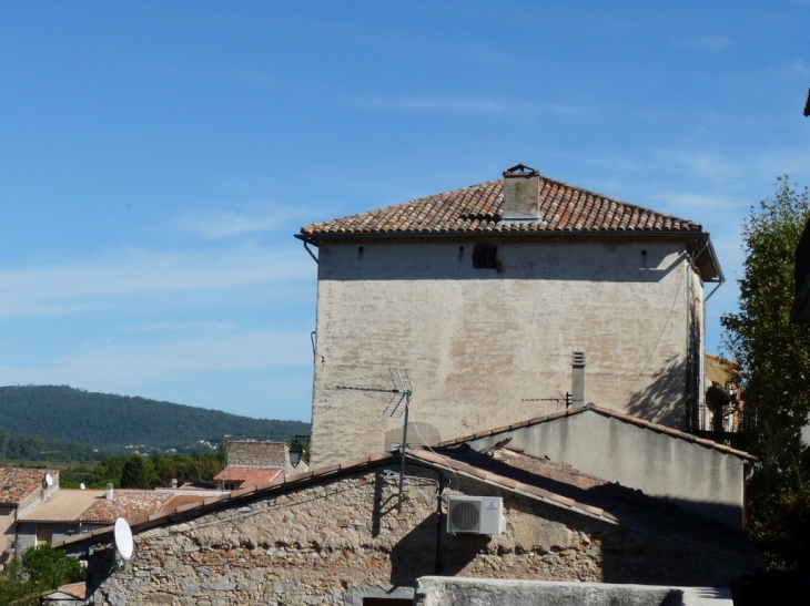 Dans le village - Néoules