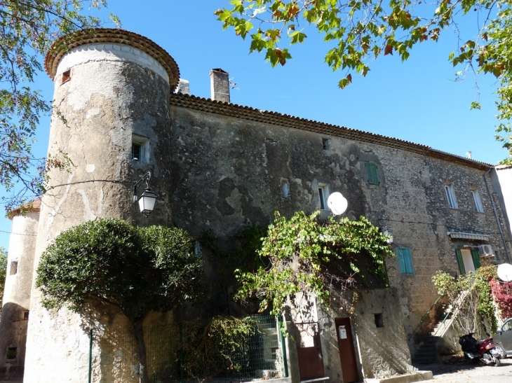 Dans le village - Néoules