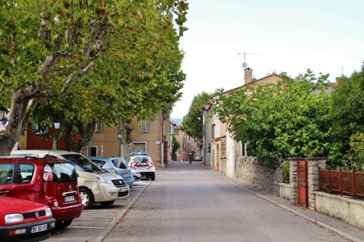 Le Village - Néoules