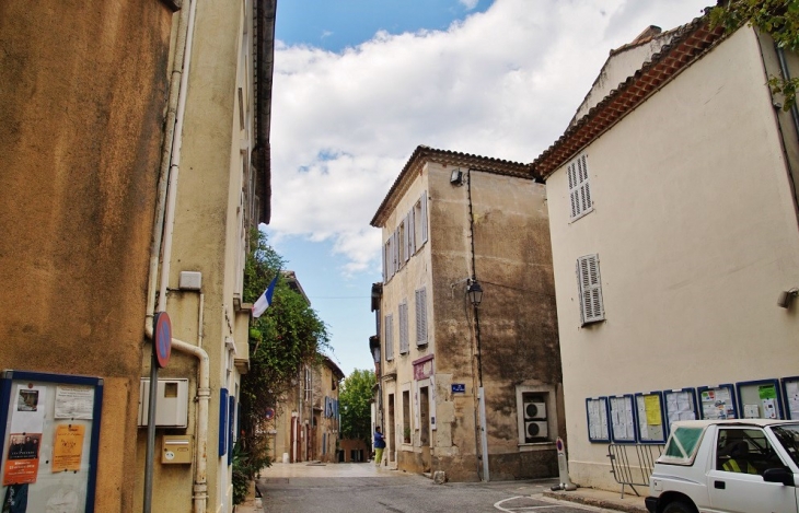 Le Village - Néoules