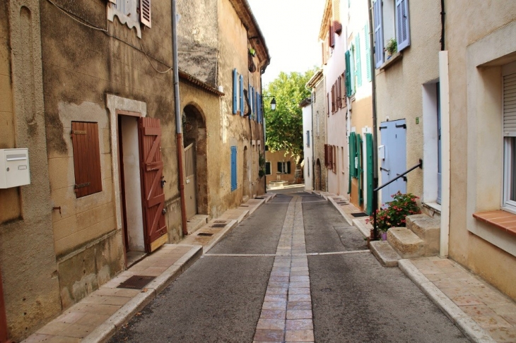 Le Village - Néoules