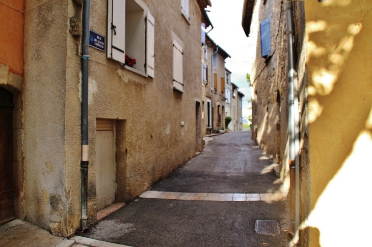 Le Village - Néoules