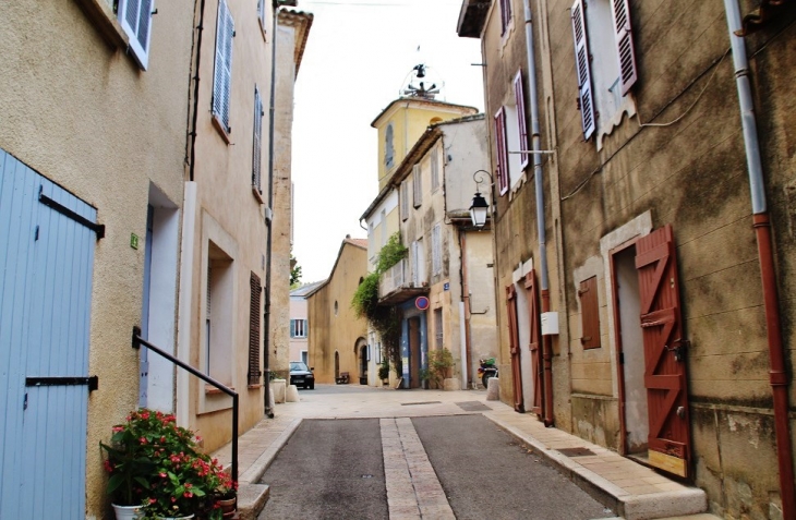 Le Village - Néoules