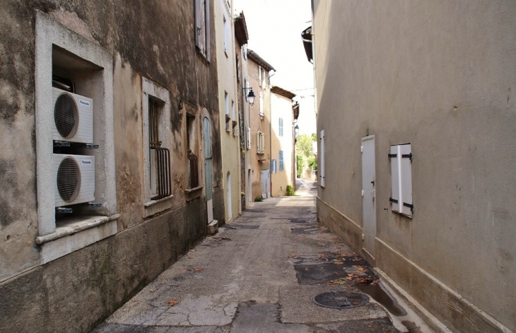 Le Village - Néoules