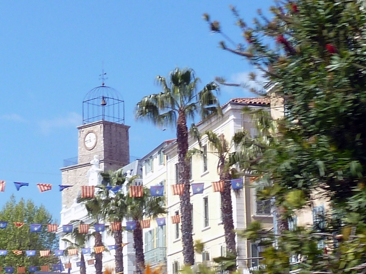 Vers l'église - Ollioules