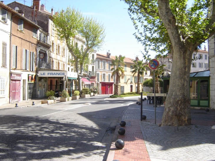 Dans le village - Ollioules