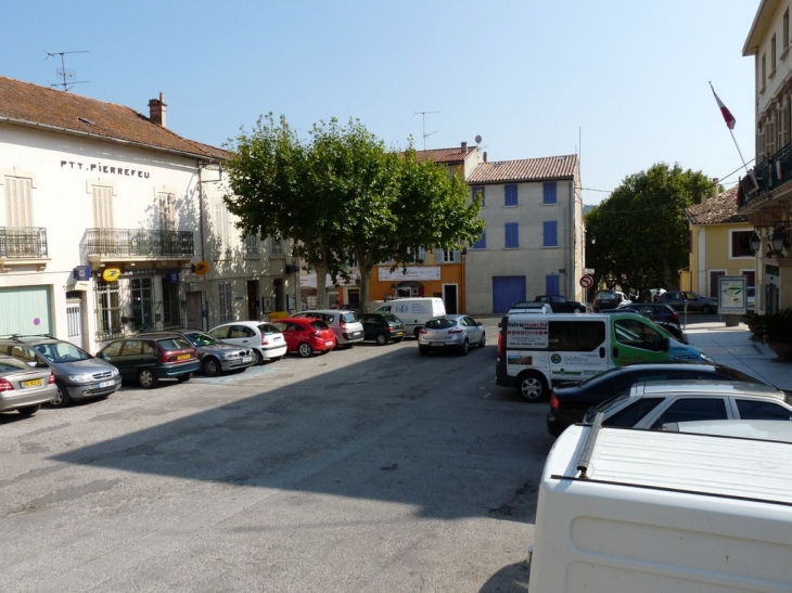 Place Urbain Senes - Pierrefeu-du-Var