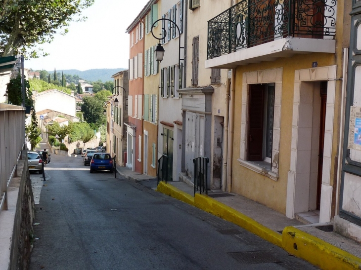 Rue Général Sarrail - Pierrefeu-du-Var