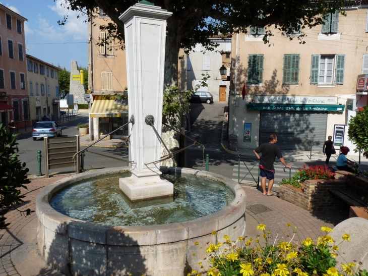 Fontaine Wilson - Pierrefeu-du-Var